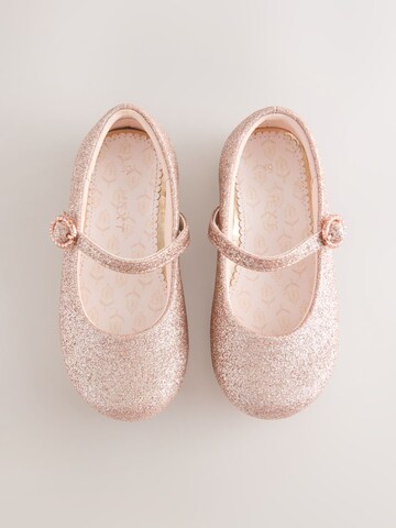 Balerini de la Next pe roz