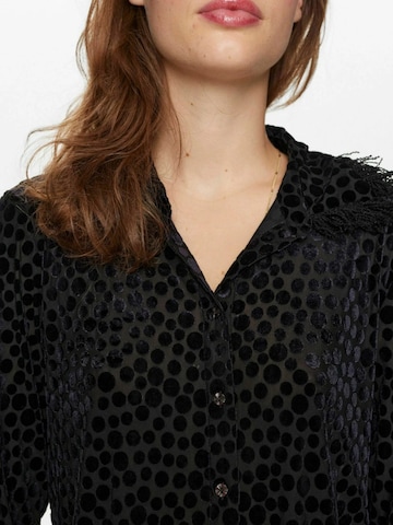 Maglietta 'Hadlee' di NÜMPH in nero