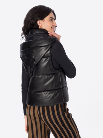 Gilet 'Rocky' di APPARIS in nero