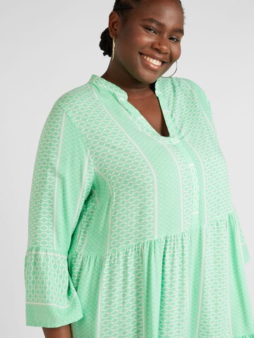 Robe 'MARRAKESH' ONLY Carmakoma en vert