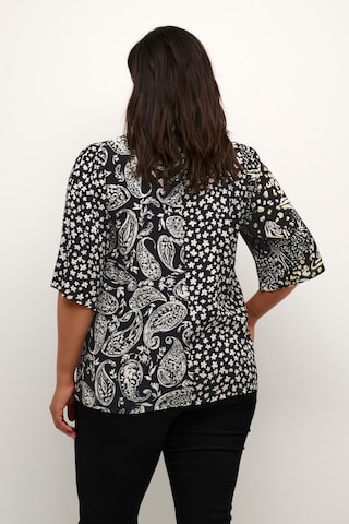 KAFFE CURVE Blouse 'Lila' in Zwart