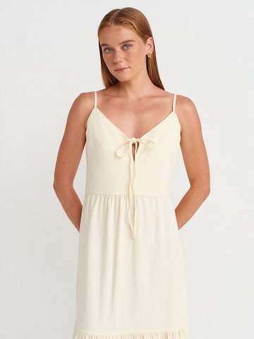 Dilvin Midi Kleid in Beige