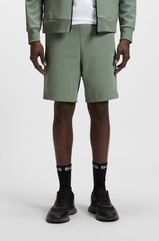 BOSS Regular Shorts 'Headlo' in Grün: Vorderseite