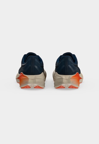 Chaussure de course 'DYNABLAST 6' ASICS en bleu