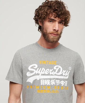 Superdry T-Shirt in Grau