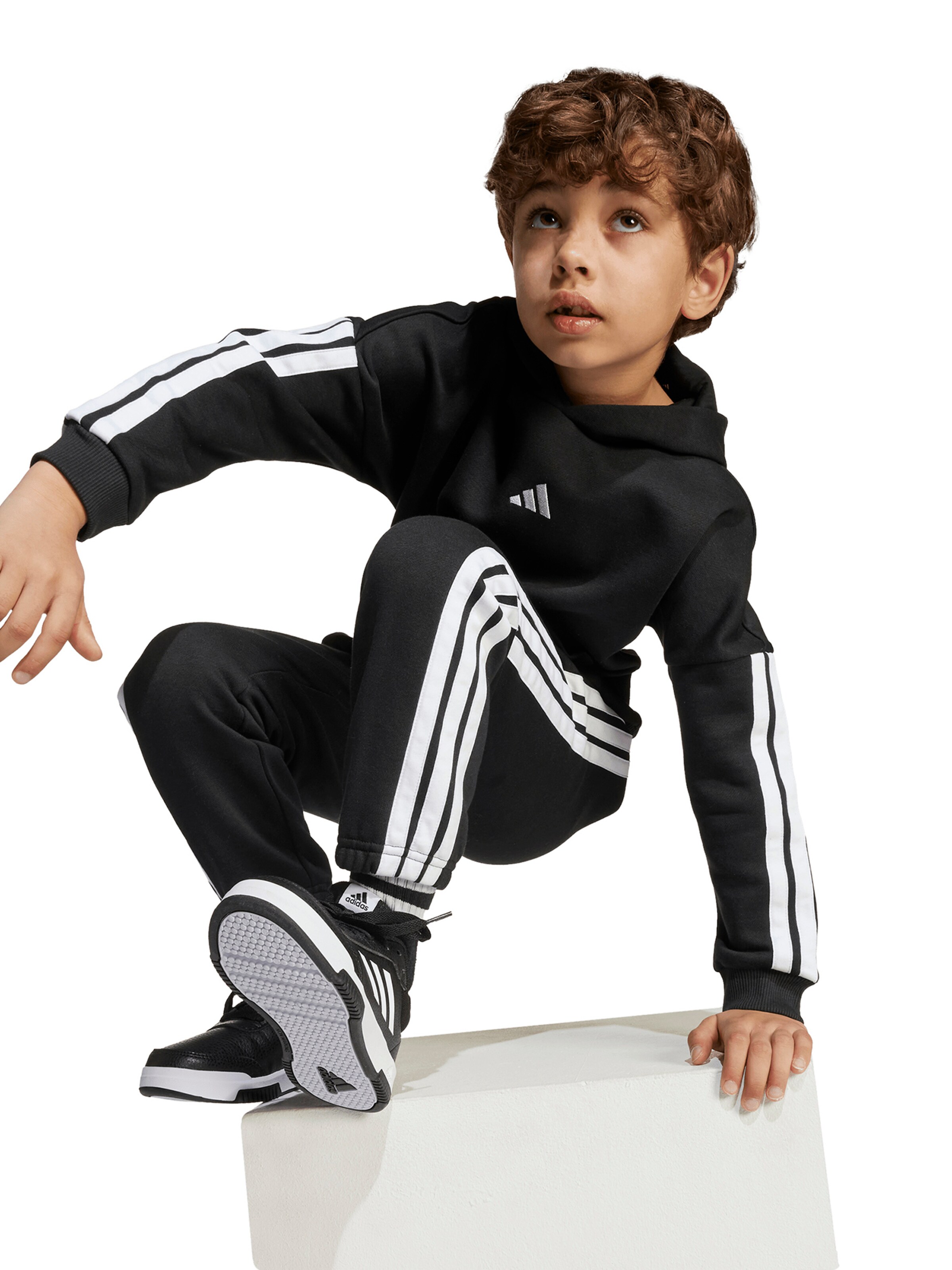 ADIDAS SPORTSWEAR - Fato de treino 'Essentials' em preto