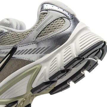 NIKE Sneaker 'V5 RNR' in Silber