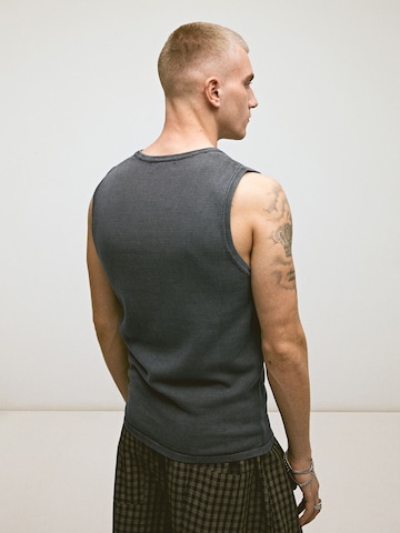 Bershka Tričko 'BLO' – šedá
