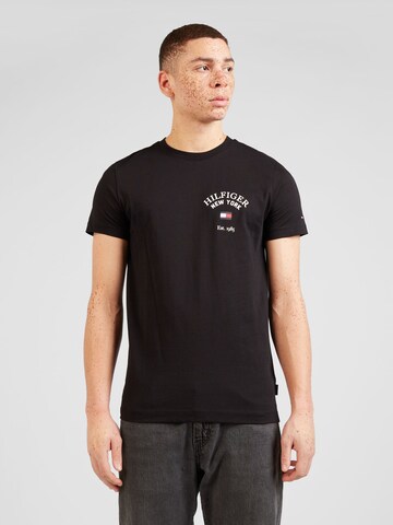Tricou 'Varsity' de la TOMMY HILFIGER pe negru: față