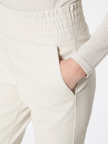 Ibana - Slimfit Calças 'COLETTE' em branco