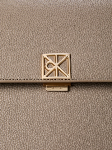 Calvin Klein Schoudertas in Beige