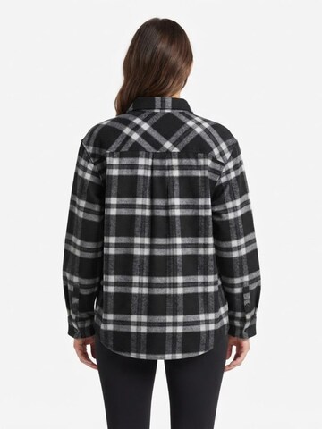 Chemisier 'Comfy Heavyweight Flannel Shirt' Radwa en noir