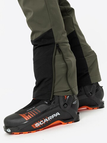 VAUDE Regular Outdoorbroek 'Monviso' in Groen