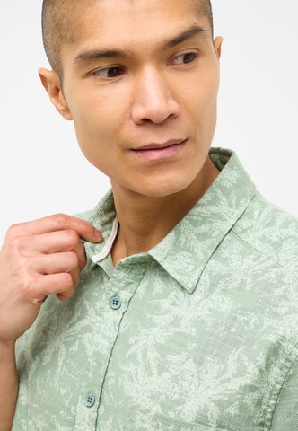 MUSTANG Comfort fit Button Up Shirt in Green