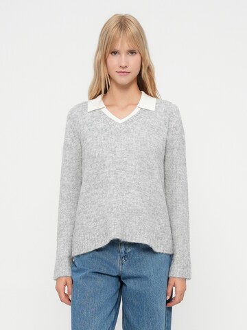 ONLY Sweater 'ONLAZU' in Grey: front