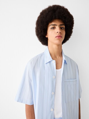 Bershka Comfort fit Button Up Shirt in Blue