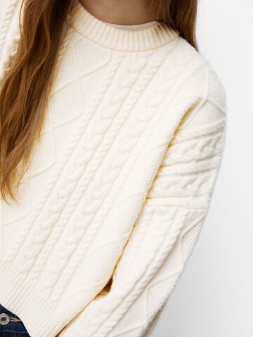 Bershka Trui in Beige