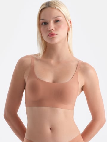 T-shirt Reggiseno di Dagi in marrone: frontale