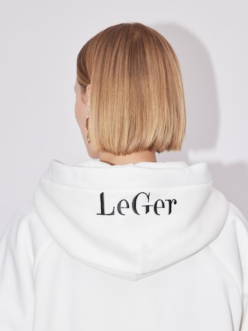 LeGer by Lena Gercke Collegepaita 'Hayley' värissä valkoinen