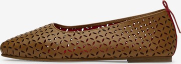 LOTTUSSE Ballet Flats 'Mercedes' in Brown: front