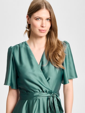 SWING Φόρεμα κοκτέιλ σε πράσινο