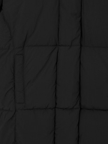 Pull&Bear Välikausitakki värissä musta