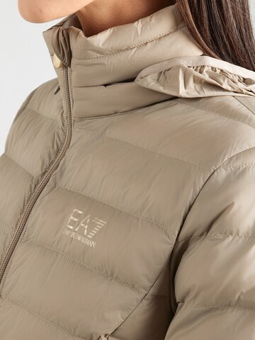 EA7 Emporio Armani Jacke in Beige