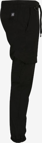 SOUTHPOLE Tapered Cargo Pants in Black
