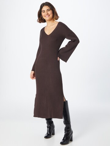 Lindex Gebreide jurk 'Sienna' in Bruin: voorkant
