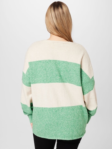 Vero Moda Curve Sweater 'DOFFY' in Green