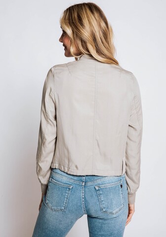 Zhrill Between-Season Jacket in Beige