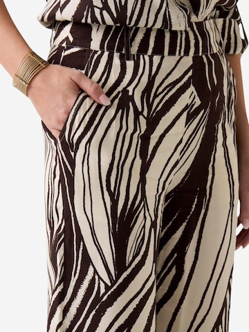 GUESS - Pierna ancha Pantalón 'BASTIENNE WIDE LEG TROUSER W6GB19 W1972' en marrón