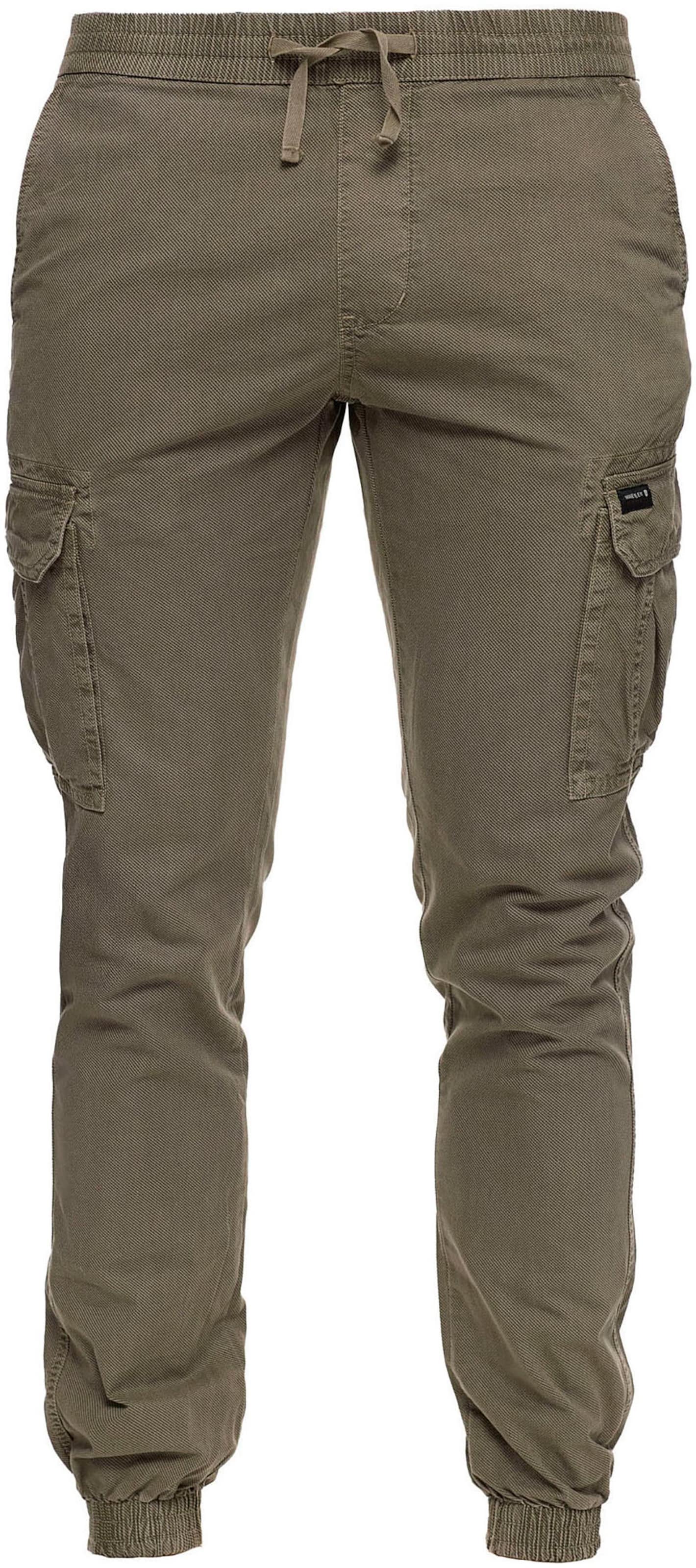 INDICODE JEANS Tapered Cargo Pants in Green: front