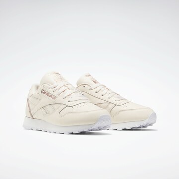 Reebok Sneaker in Beige