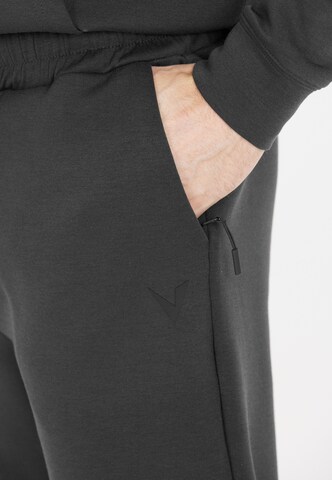 Virtus Tapered Sportbroek 'Taro' in Grijs