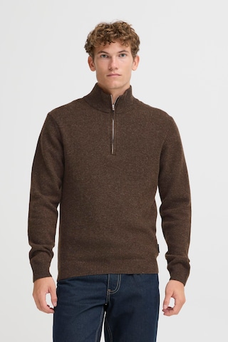 Casual Friday - Jersey 'CFKARL' en marrón: frente