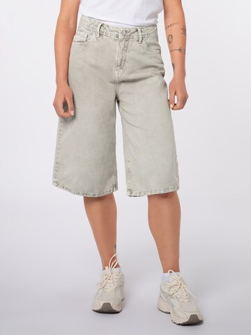 Sublevel Wide Leg Shorts in Grau: Vorderseite