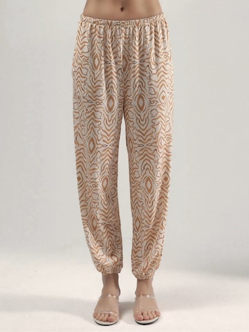 Hiccup Tapered Trousers in Beige