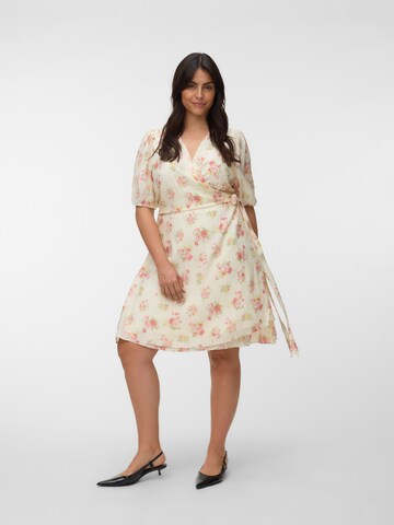 Robe 'VMCBella' Vero Moda Curve en beige
