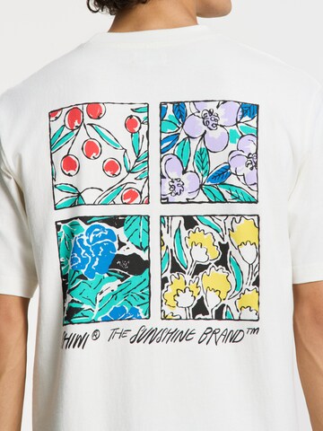 Tricou 'Finn Sketched Flowers' de la Shiwi pe alb