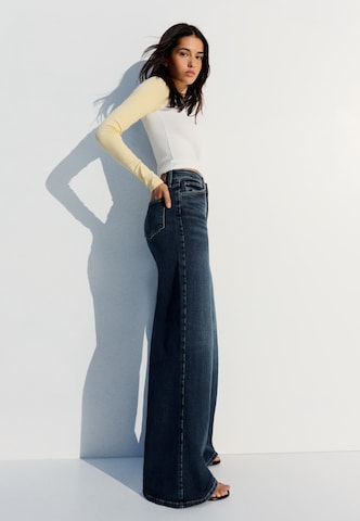 Wide leg Jeans di Bershka in blu