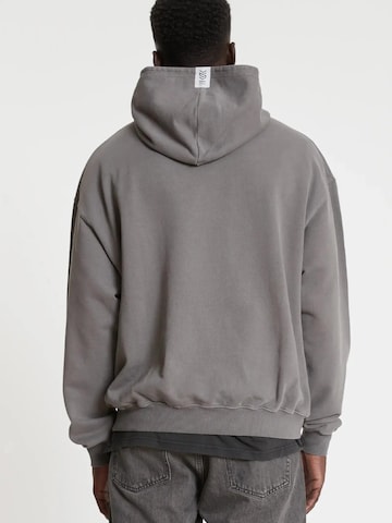YSPT Studio Sweatshirt 'Adventure' in Grey