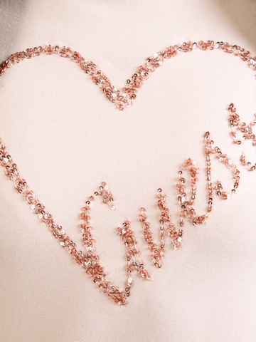 GUESS Tričko 'LOVE' – pink