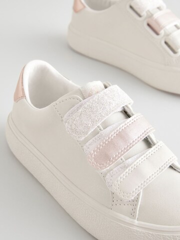 Baskets Next en blanc