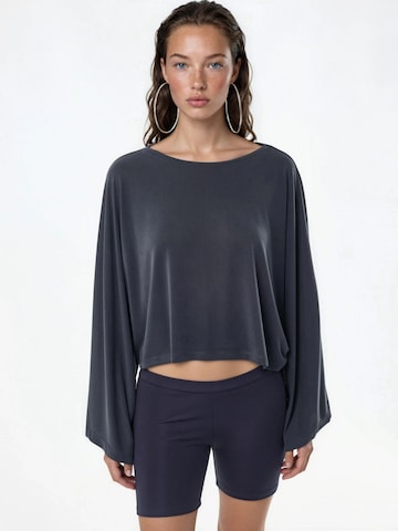 T-shirt Busem en gris : devant