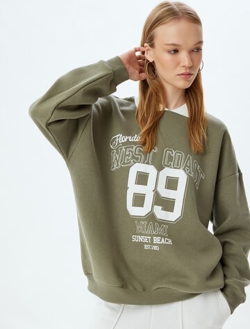 Koton Sweatshirt in Green: front