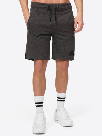 regular Pantaloni sportivi 'ALVINGHAM' di LONSDALE in grigio: frontale