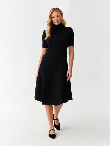 TATUUM - Vestido de punto 'Kiomi' en negro