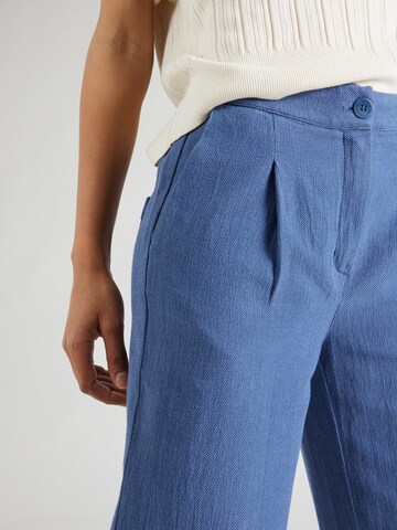 Wide leg Pantaloni con pieghe 'MANOLITA' di Thinking MU in blu