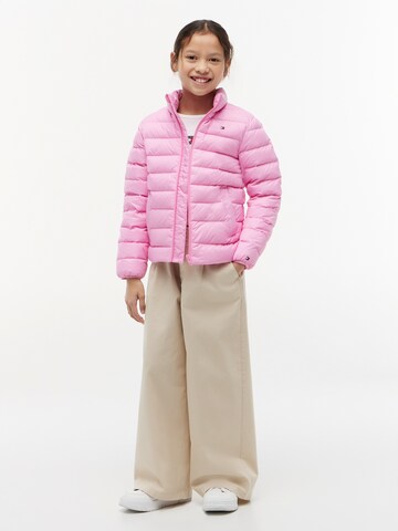 TOMMY HILFIGER Φθινοπωρινό και ανοιξιάτικο μπουφάν 'ESSENTIAL' σε ροζ